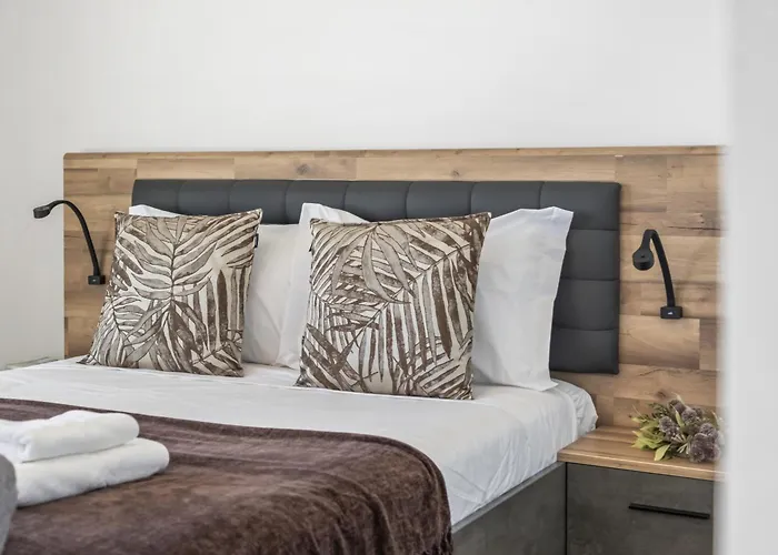 Fenix Ocean View By Homie Apartman